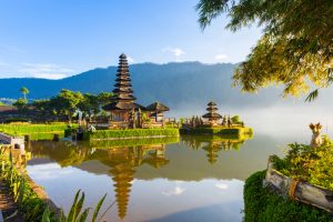 Pura,Ulun,Danu,Bratan,At,Sunrise,,Famous,Temple,On,The